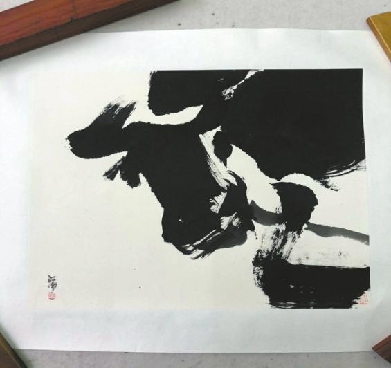 肖江南的牛头水墨画.